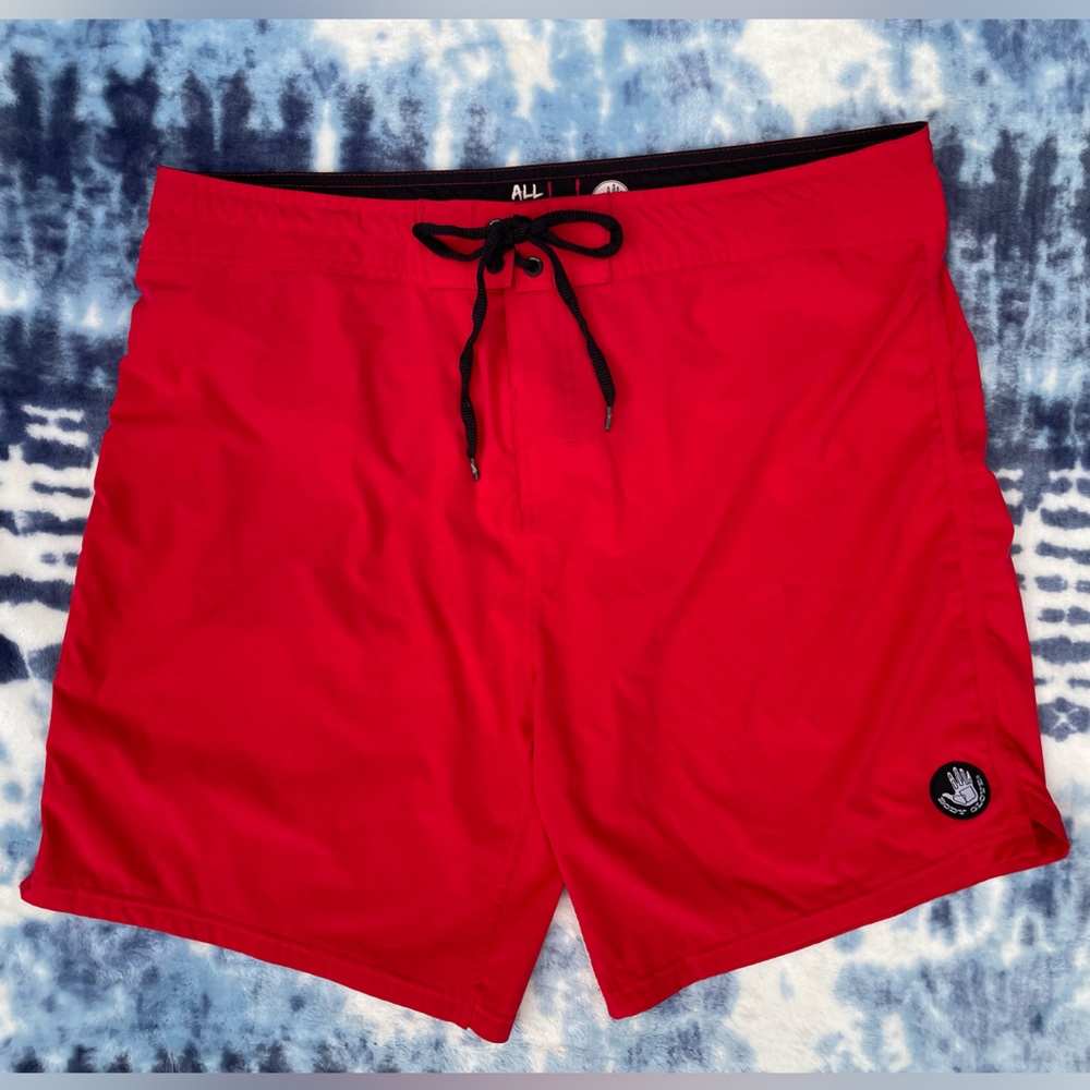 All Things Water 🌊 Body Glove Vapor Board Shorts 🌊 Red! 🔥 Men’s size 38